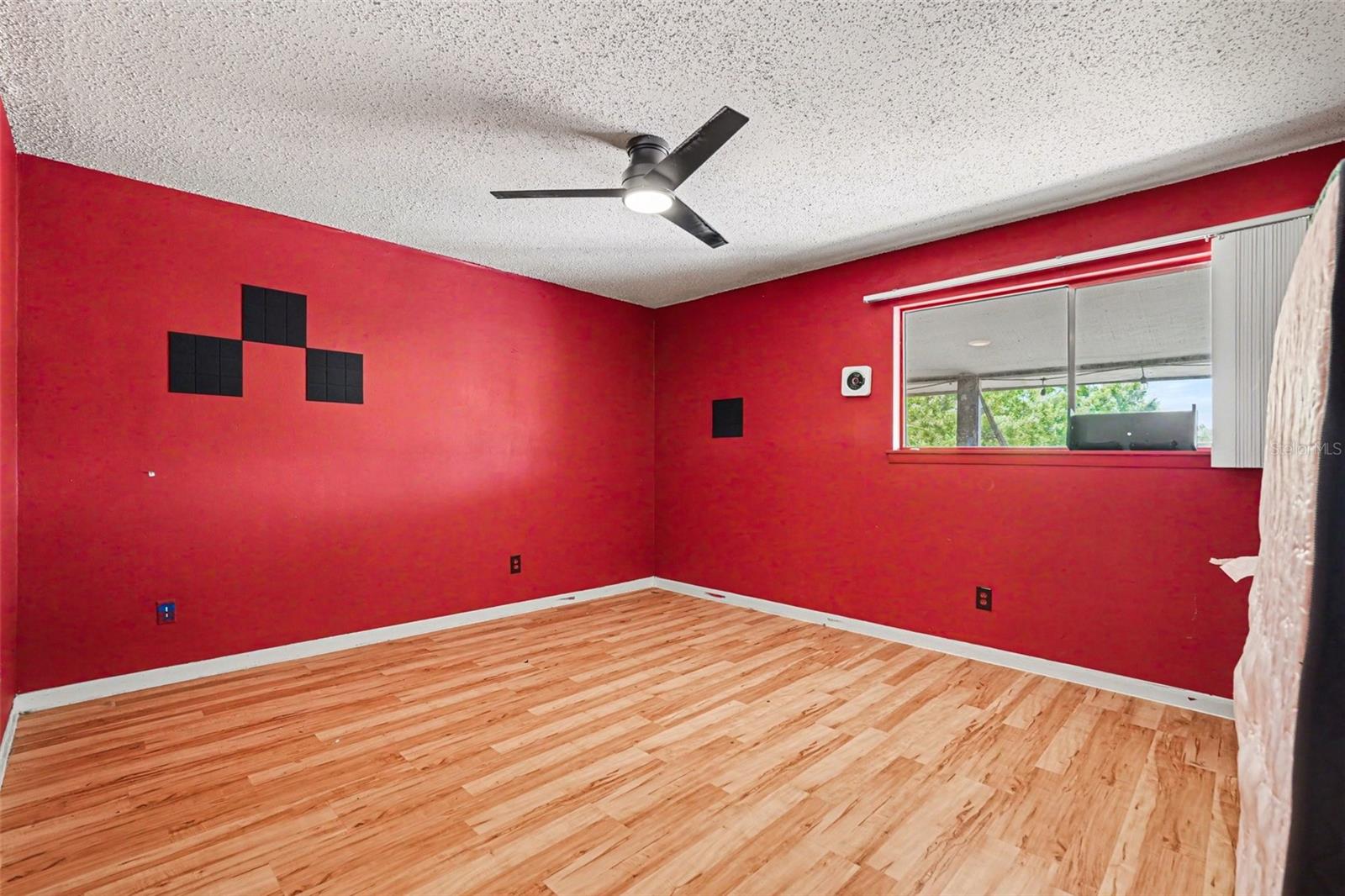 Image 14 of 33 For 6308 Newtown Circle C4