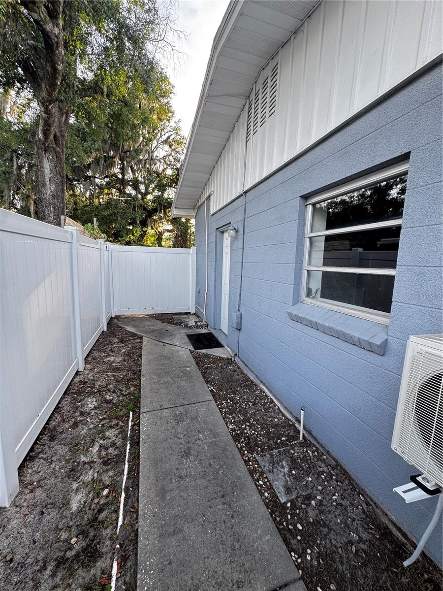 Image 33 of 42 For 309 Belle Claire Place