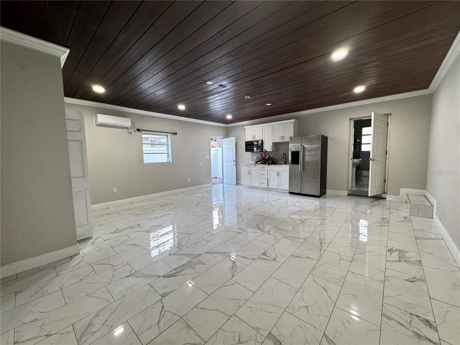 Image 34 of 42 For 309 Belle Claire Place