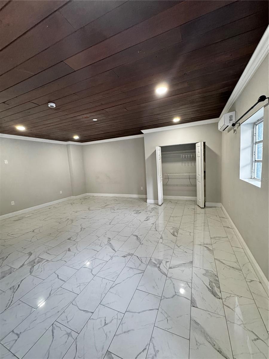 Image 35 of 42 For 309 Belle Claire Place