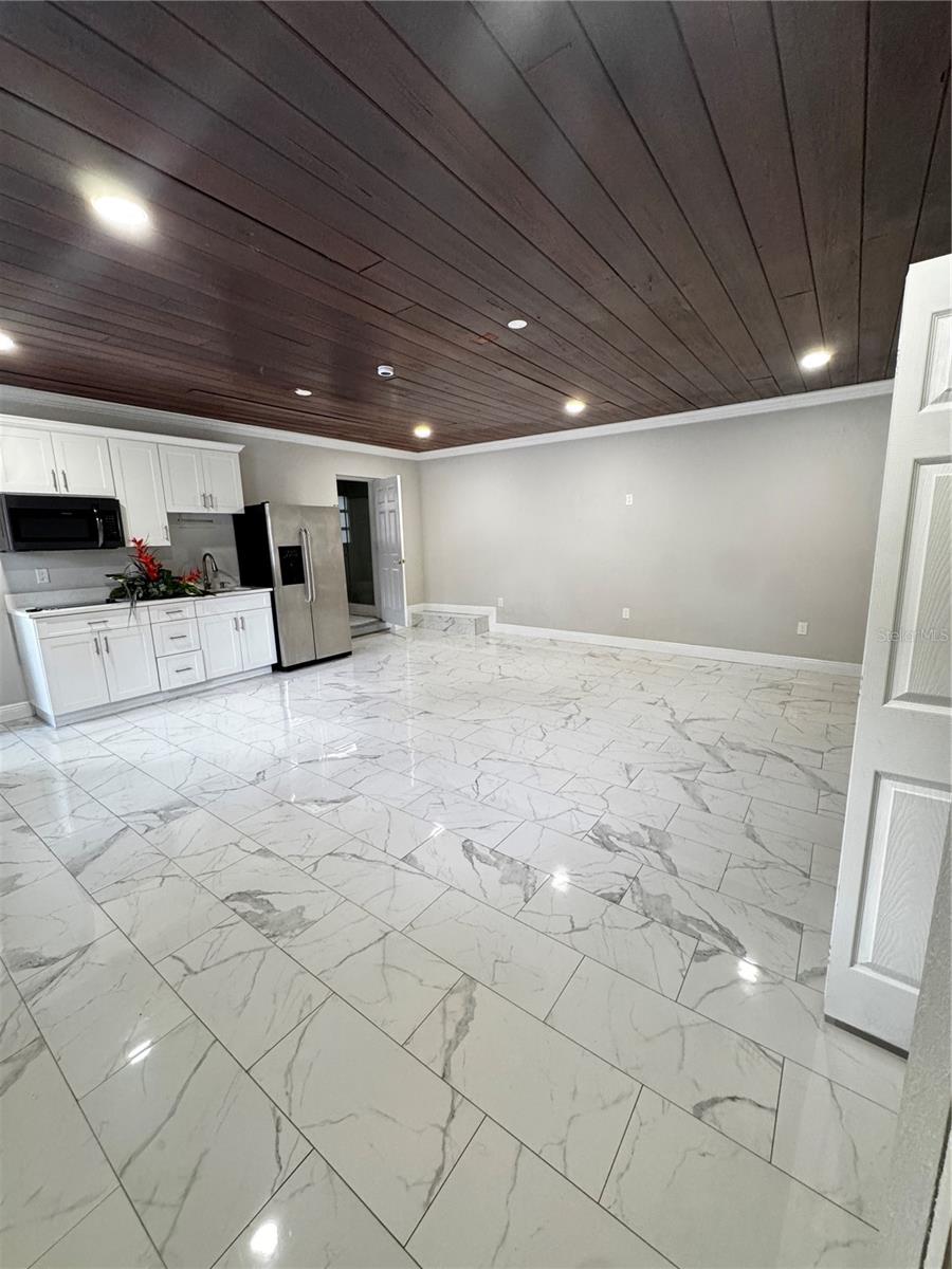 Image 36 of 42 For 309 Belle Claire Place