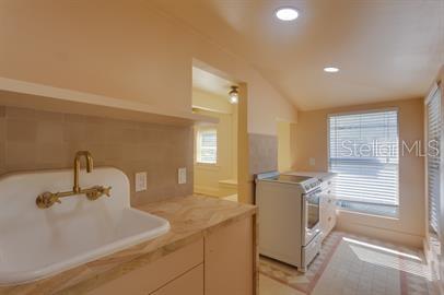 Image 9 of 22 For 634 3rd Street N