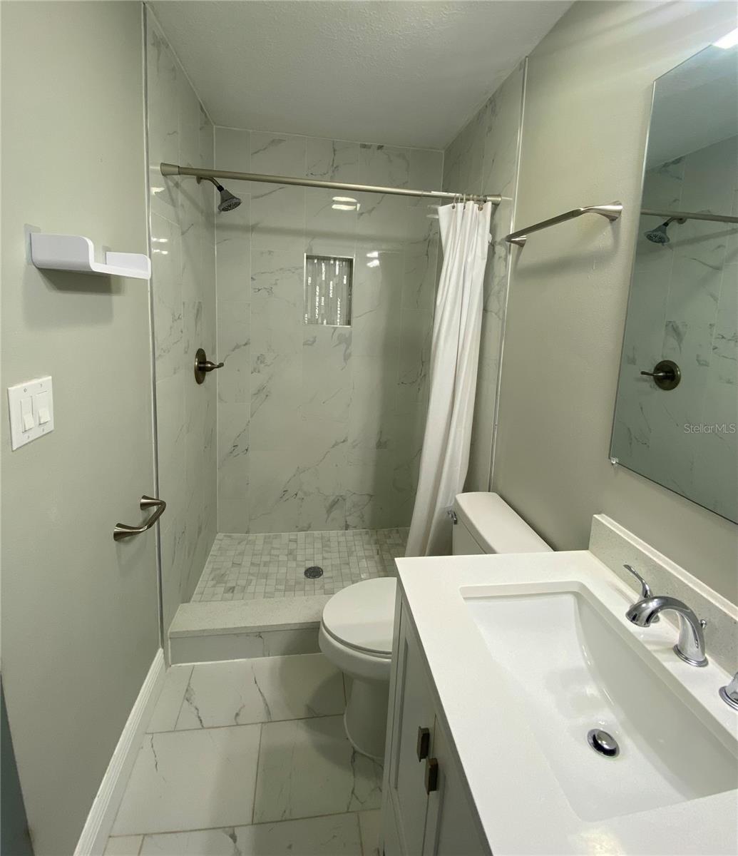 Image 12 of 22 For 7014 Glenview Drive