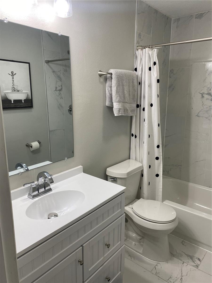 Image 17 of 22 For 7014 Glenview Drive