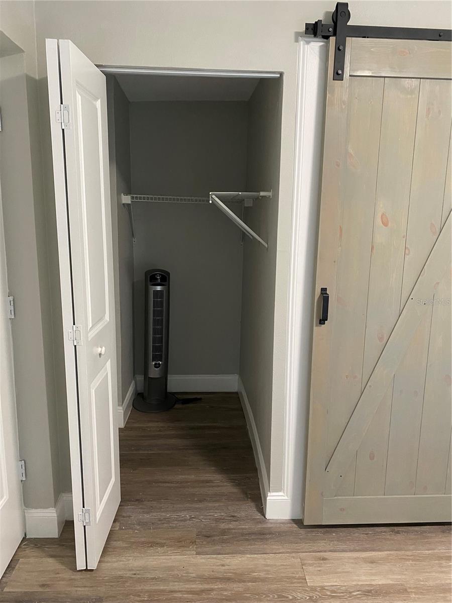 Image 21 of 22 For 7014 Glenview Drive