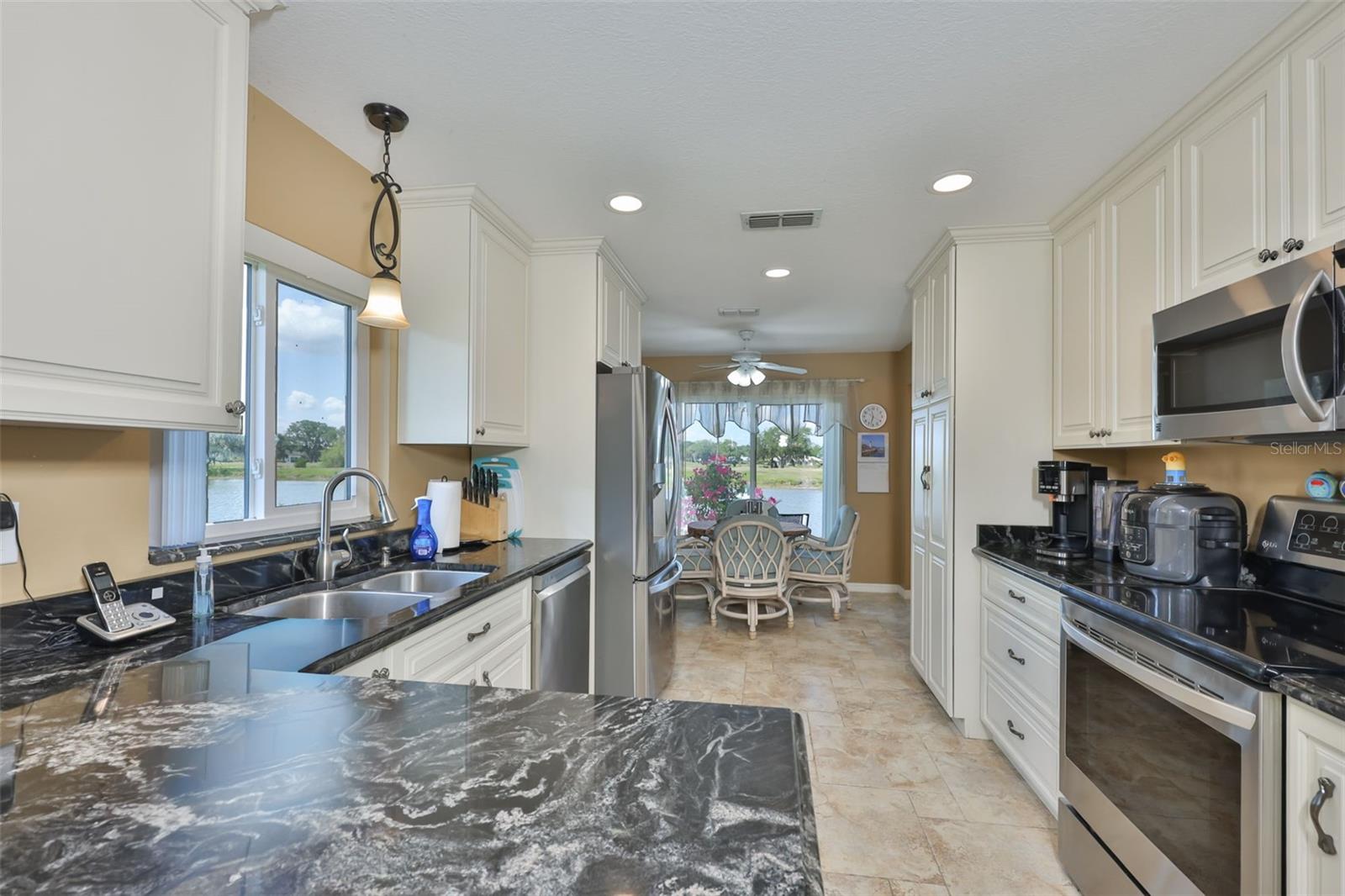 Image 11 of 96 For 2611 Locksley Street 250