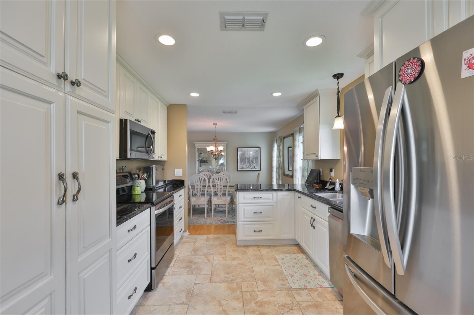 Image 12 of 96 For 2611 Locksley Street 250