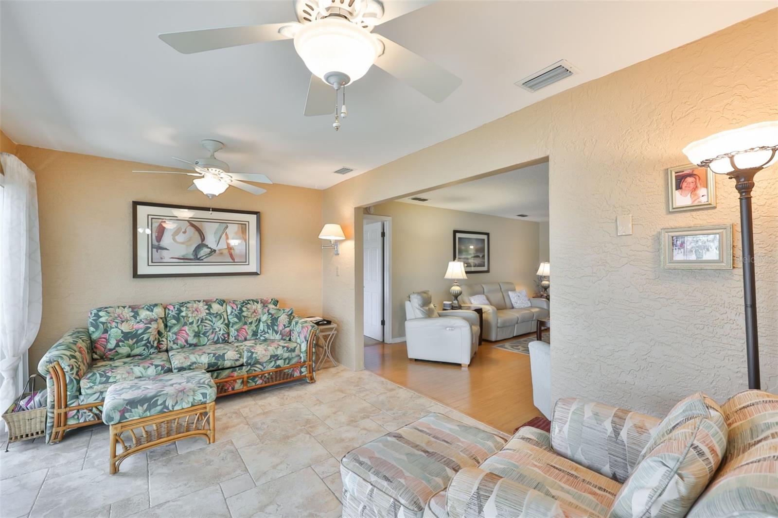 Image 17 of 96 For 2611 Locksley Street 250