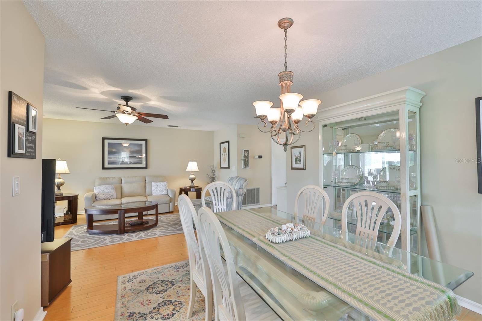 Image 19 of 96 For 2611 Locksley Street 250
