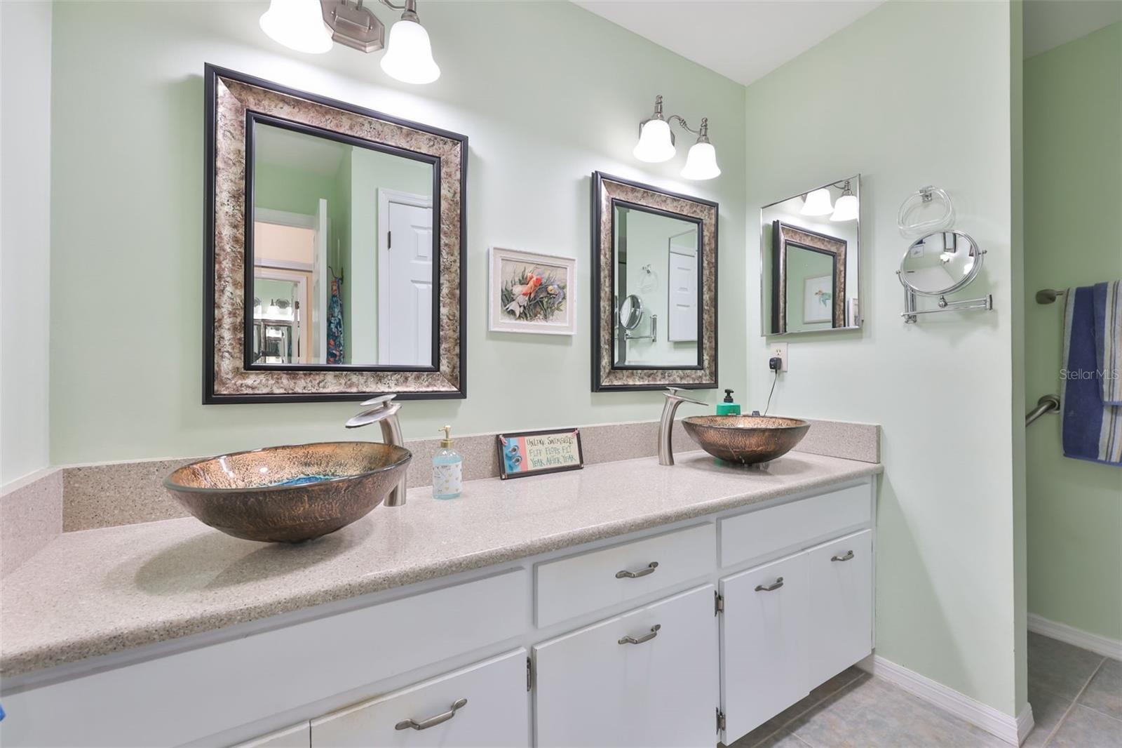 Image 25 of 96 For 2611 Locksley Street 250