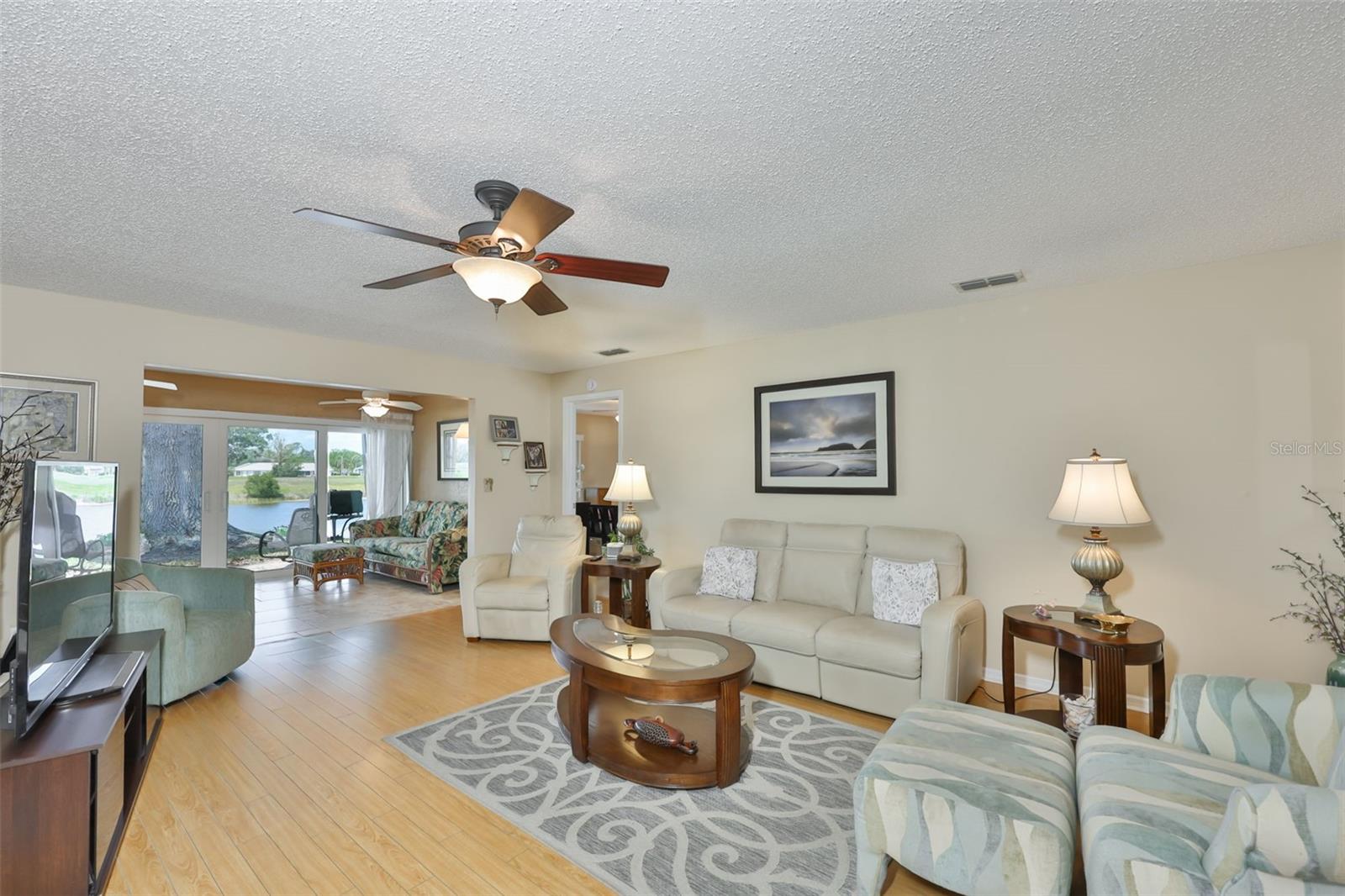 Image 36 of 96 For 2611 Locksley Street 250