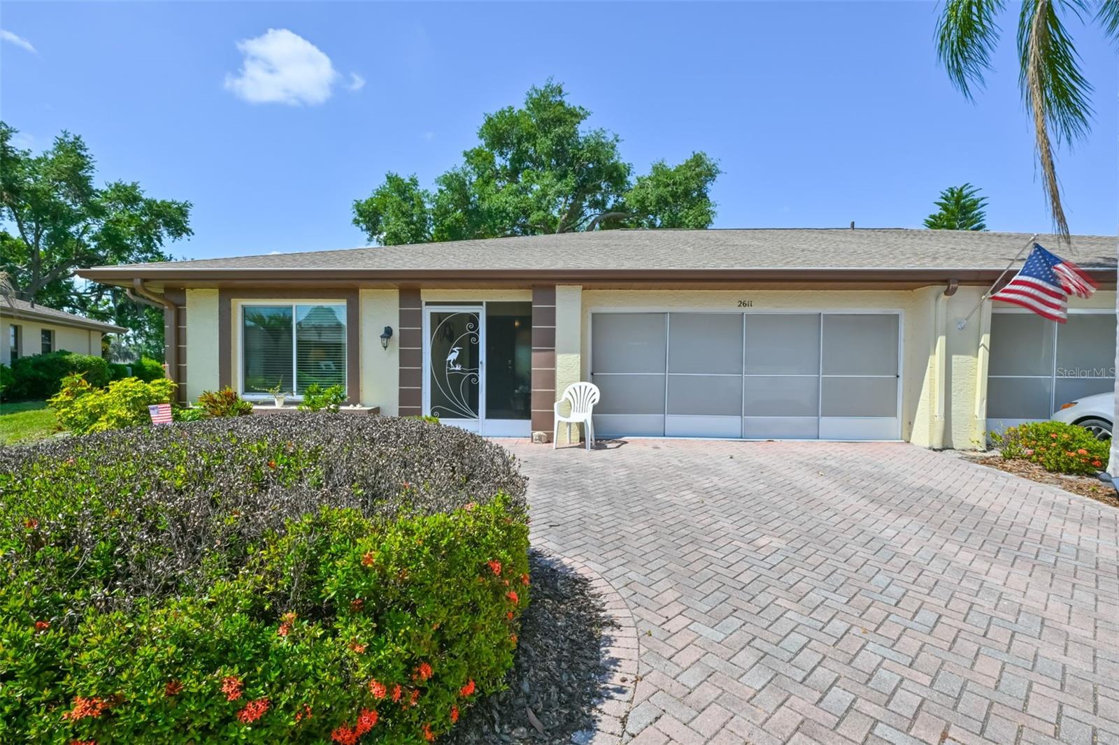 Image 49 of 96 For 2611 Locksley Street 250