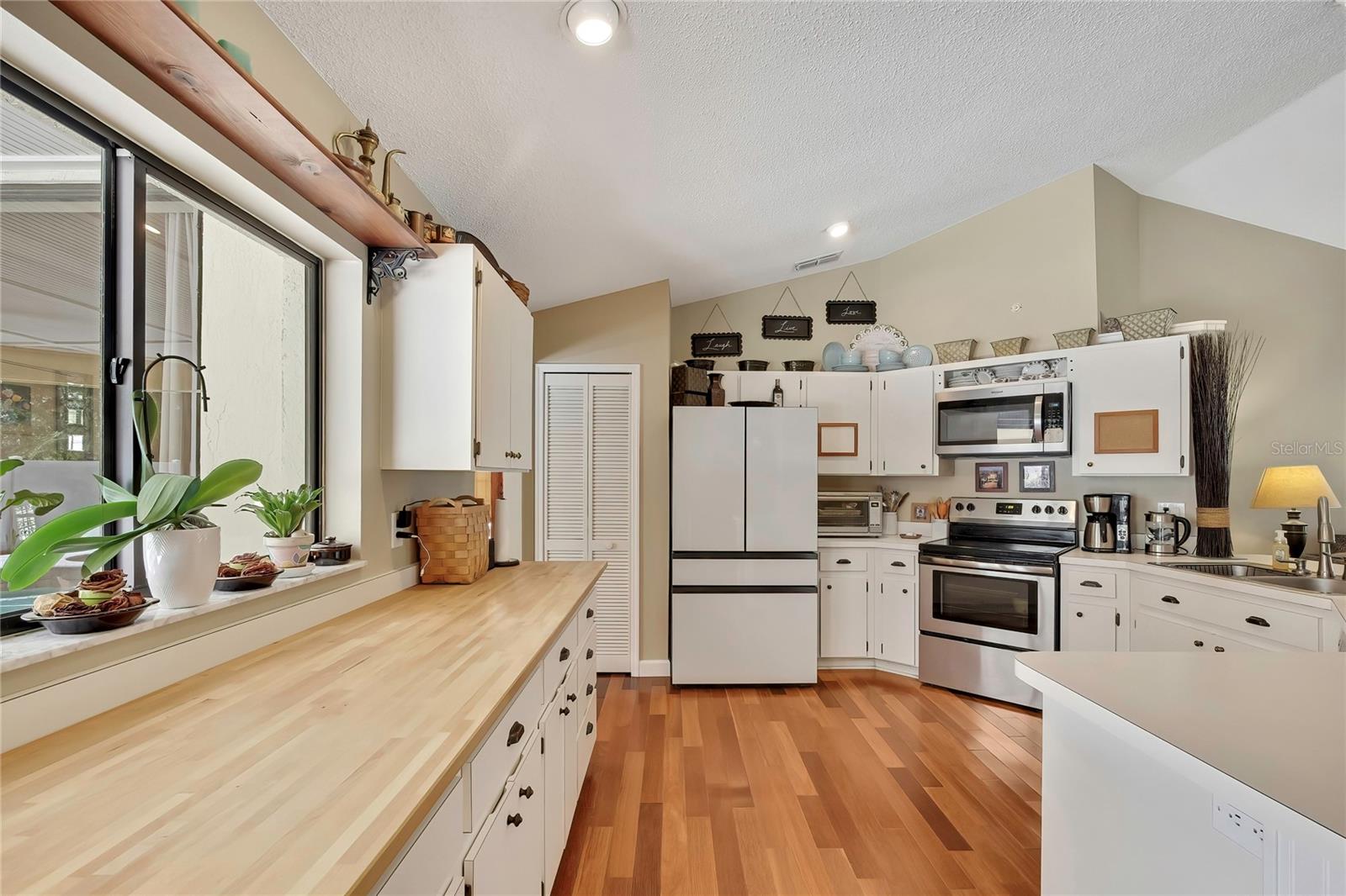 Image 15 of 39 For 9304 Rockrose Drive
