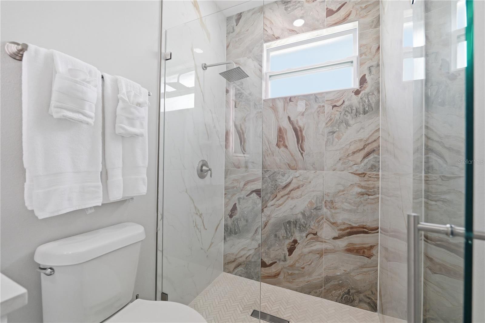 Listing photo id 8 for 7505 Rome Avenue