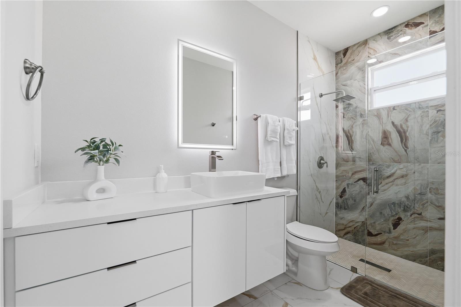 Listing photo id 9 for 7505 Rome Avenue