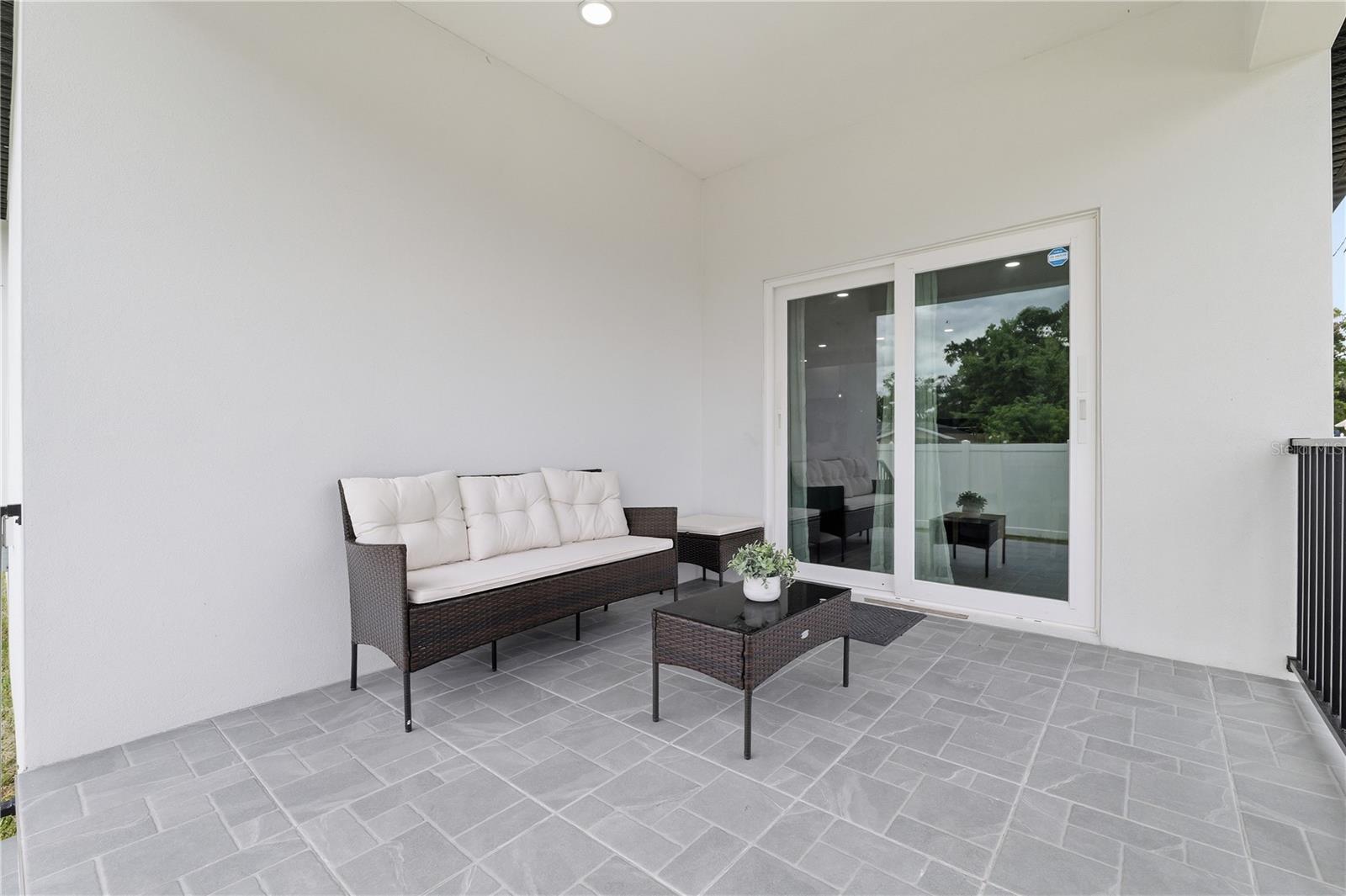 Listing photo id 16 for 7505 Rome Avenue