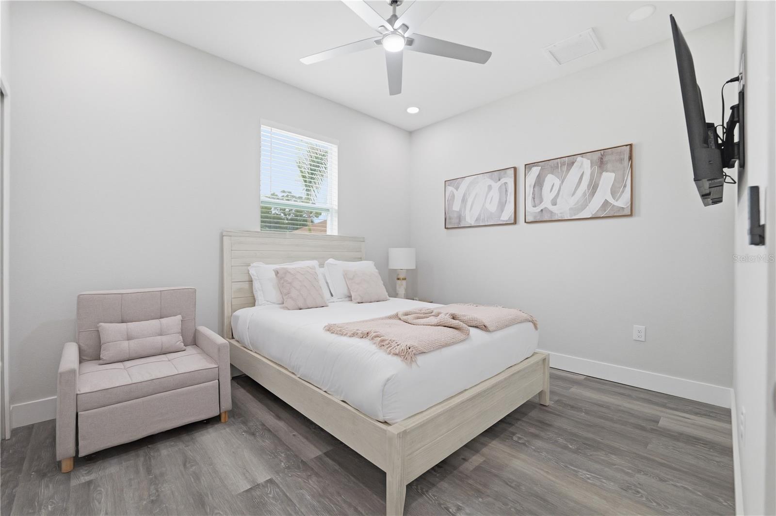 Listing photo id 18 for 7505 Rome Avenue