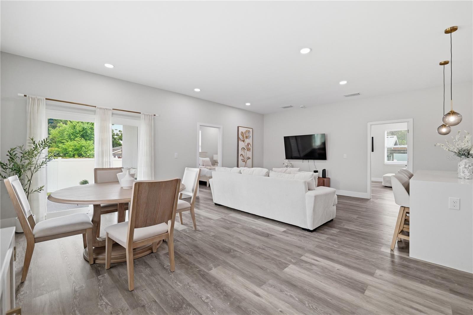 Listing photo id 21 for 7505 Rome Avenue