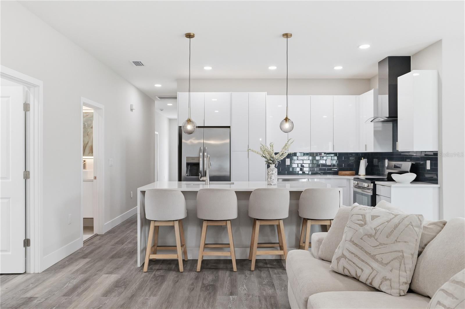 Listing photo id 25 for 7505 Rome Avenue