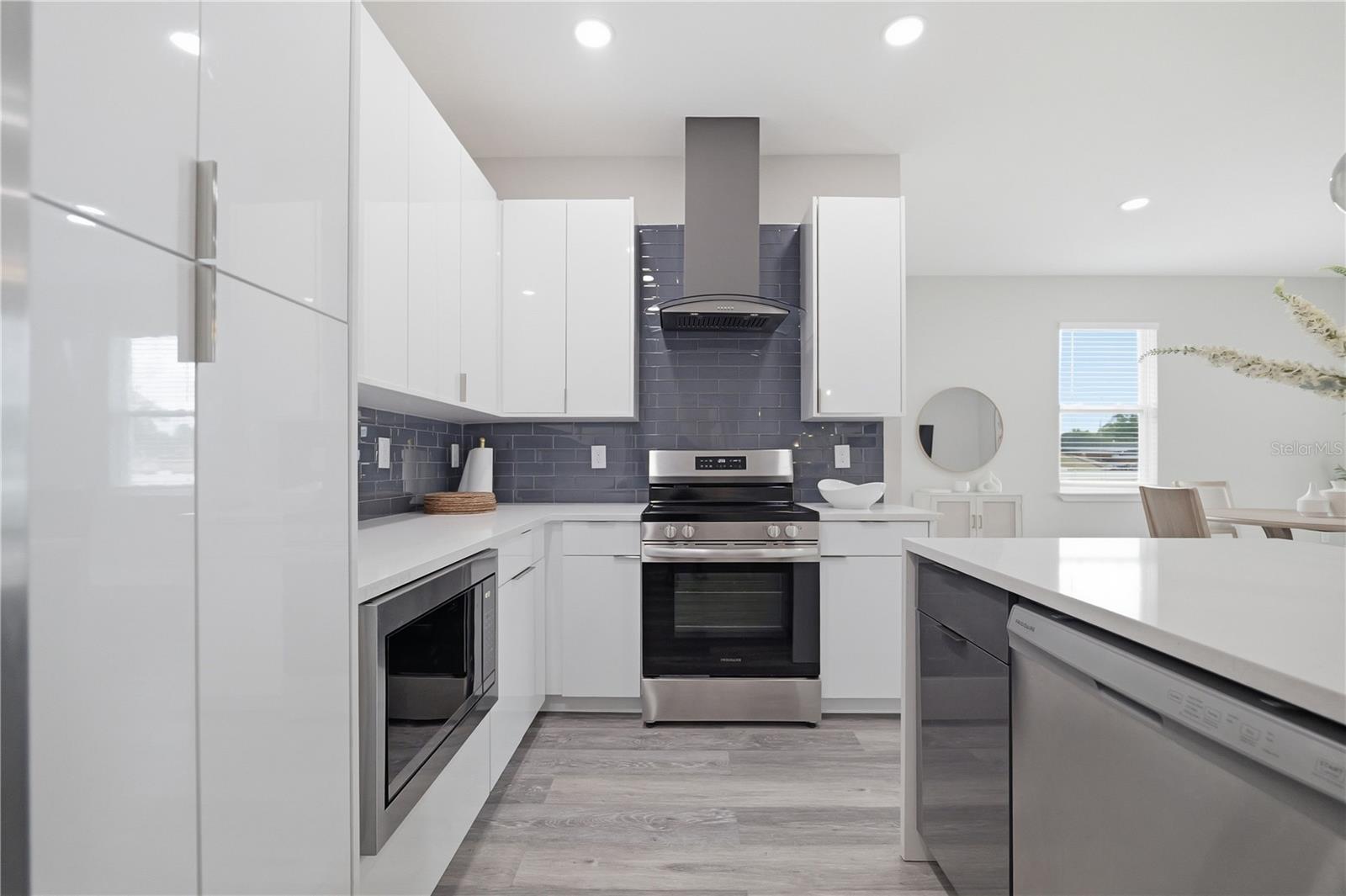 Listing photo id 26 for 7505 Rome Avenue