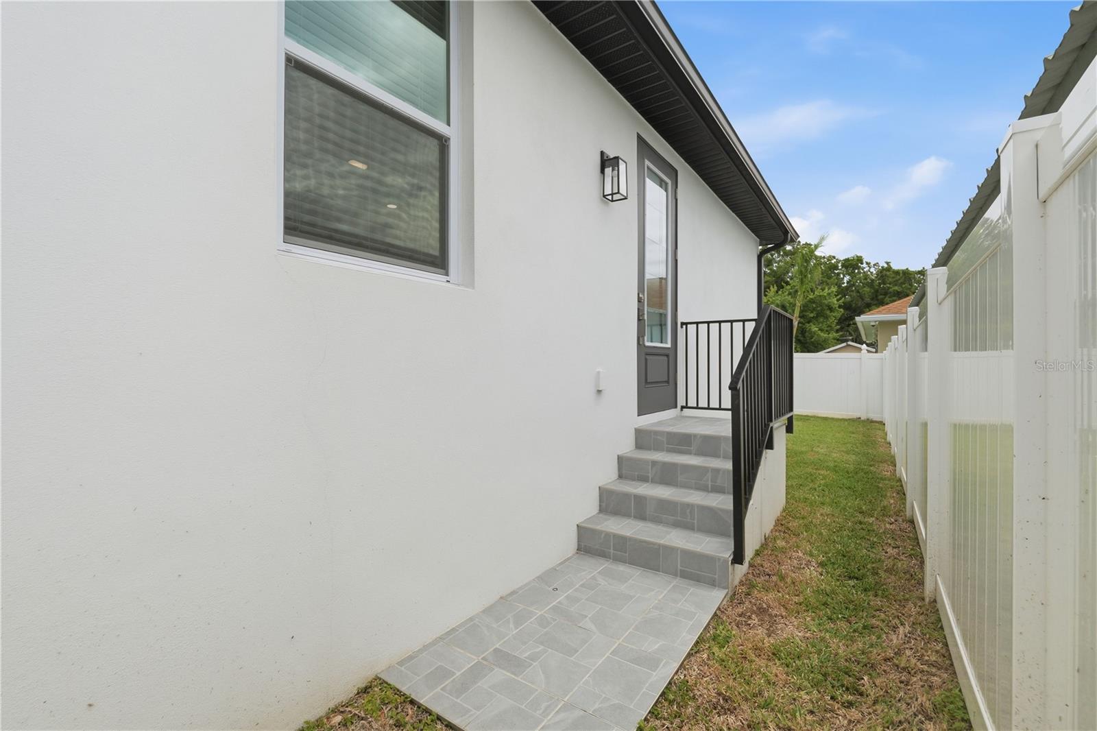 Listing photo id 28 for 7505 Rome Avenue