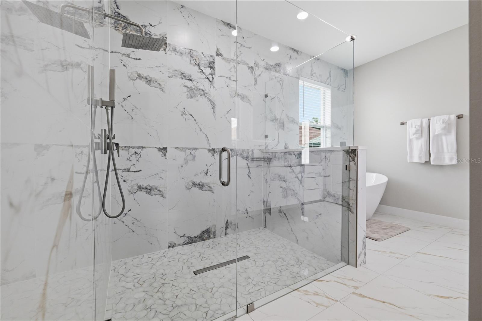 Listing photo id 29 for 7505 Rome Avenue