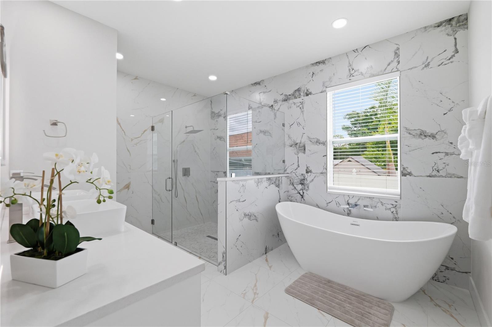 Listing photo id 31 for 7505 Rome Avenue