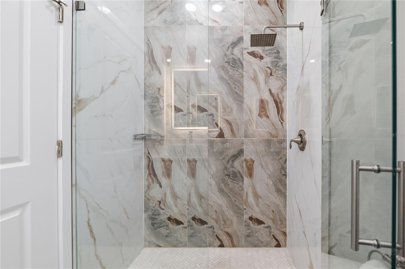 Listing photo id 35 for 7505 Rome Avenue