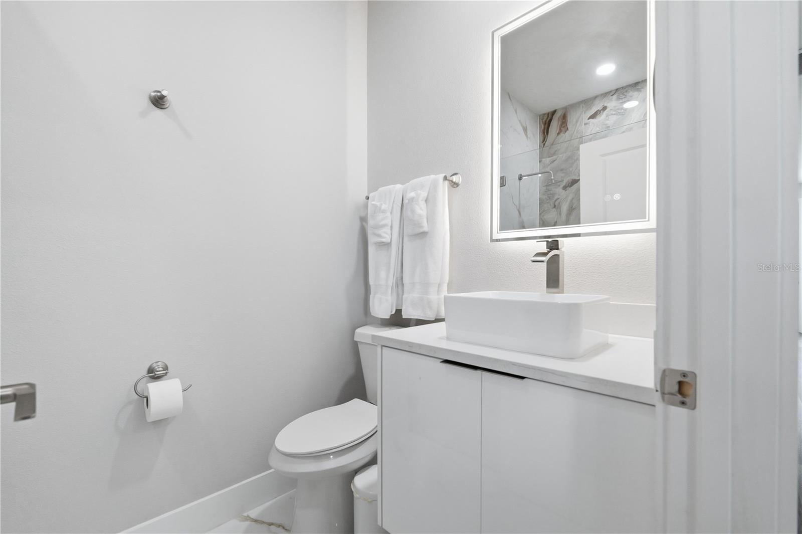 Listing photo id 36 for 7505 Rome Avenue