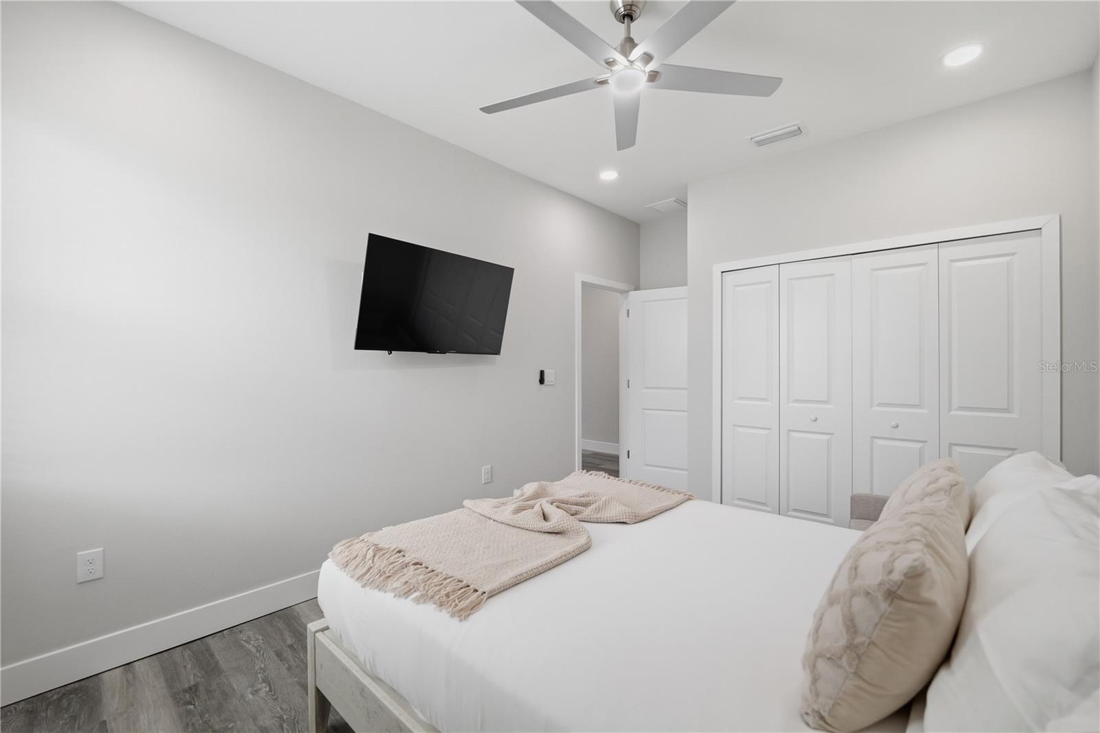 Listing photo id 37 for 7505 Rome Avenue