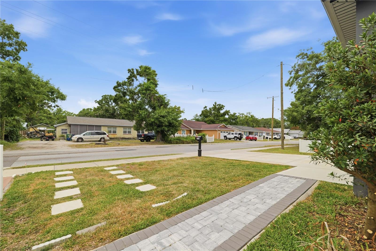 Listing photo id 3 for 7505 Rome Avenue