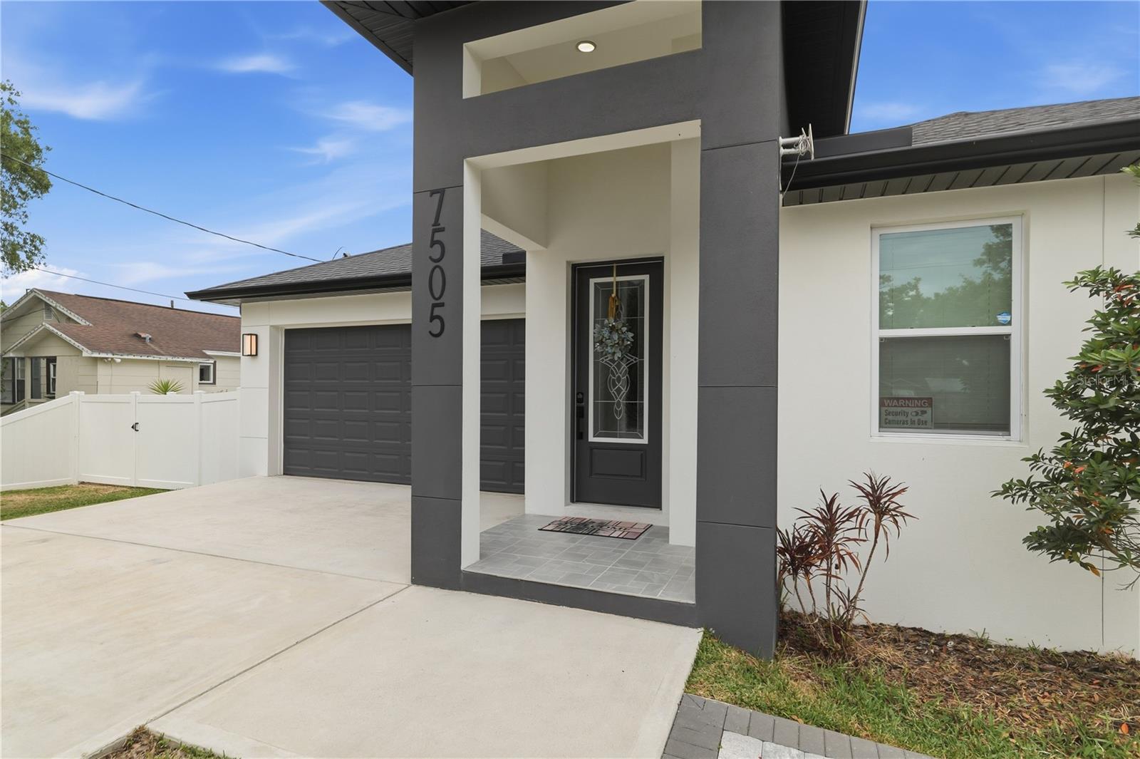 Listing photo id 4 for 7505 Rome Avenue