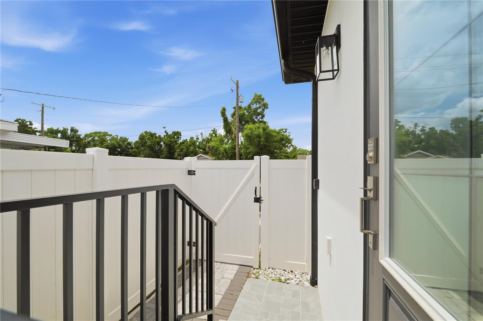 Listing photo id 6 for 7505 Rome Avenue