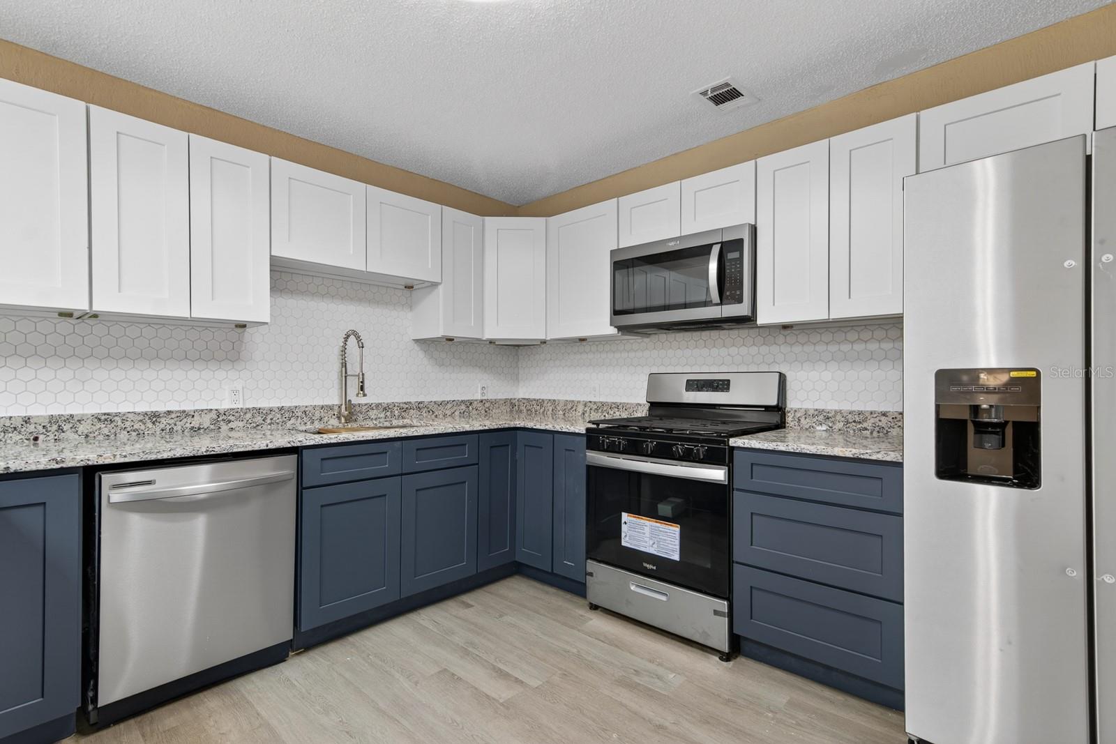 Image 15 of 49 For 6802 Lassen Avenue