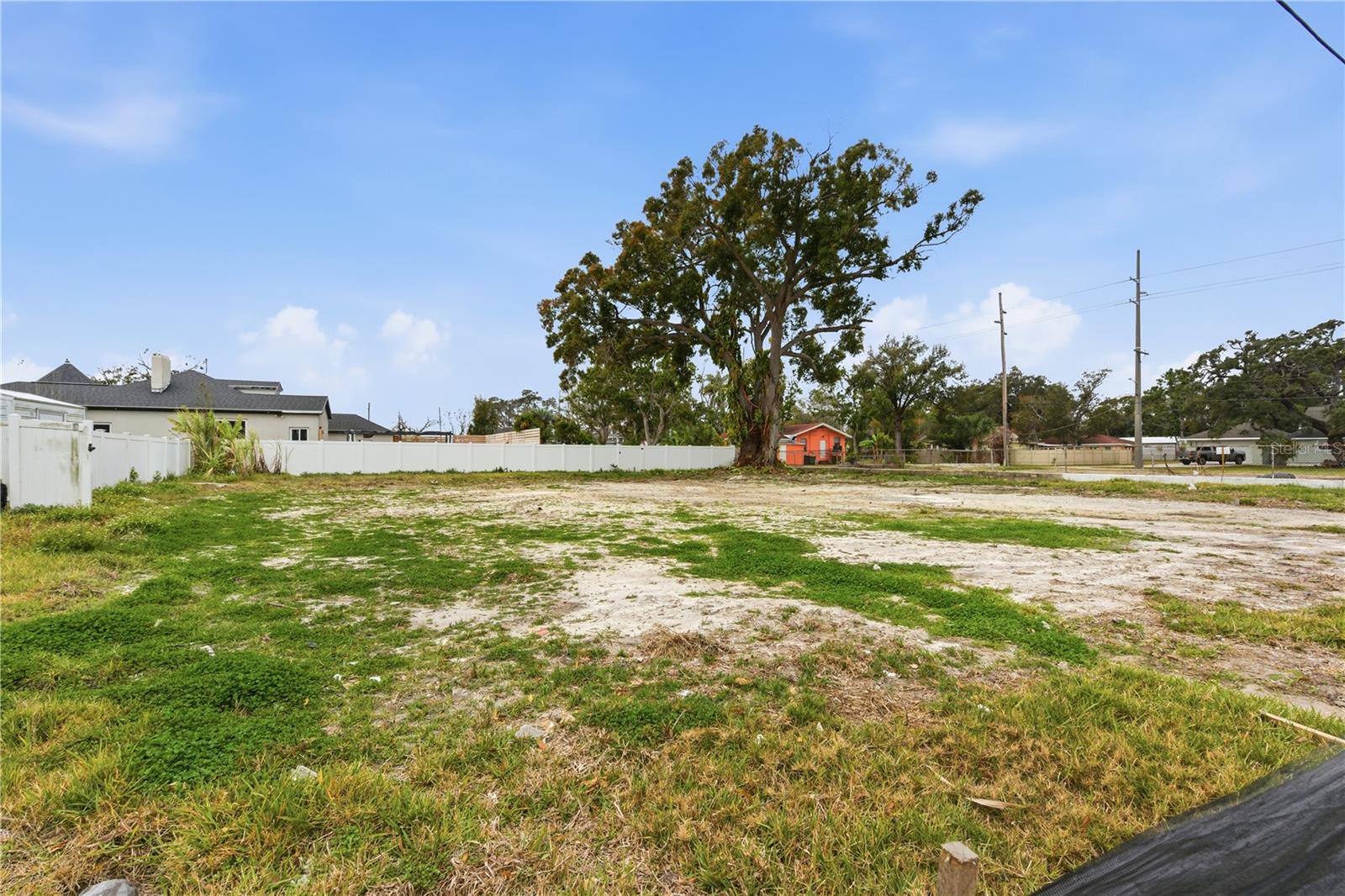 Image 10 of 12 For 2405 Davis Street Model #b