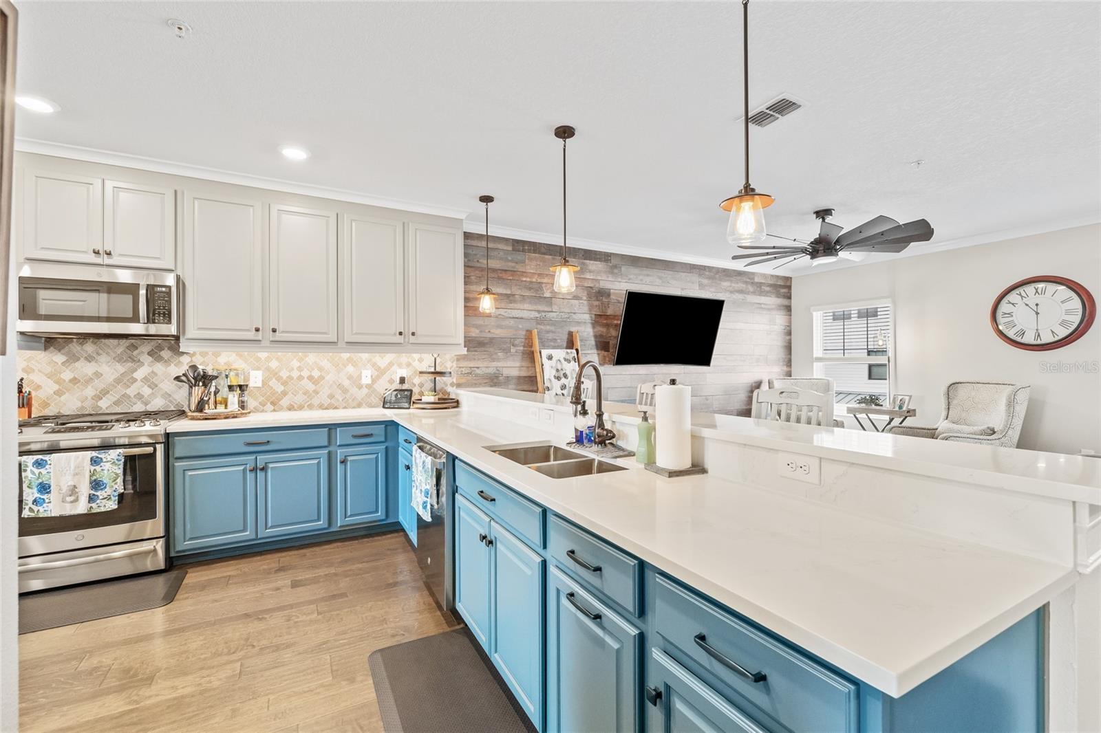 Image 16 of 41 For 4931 Paul Avenue 5