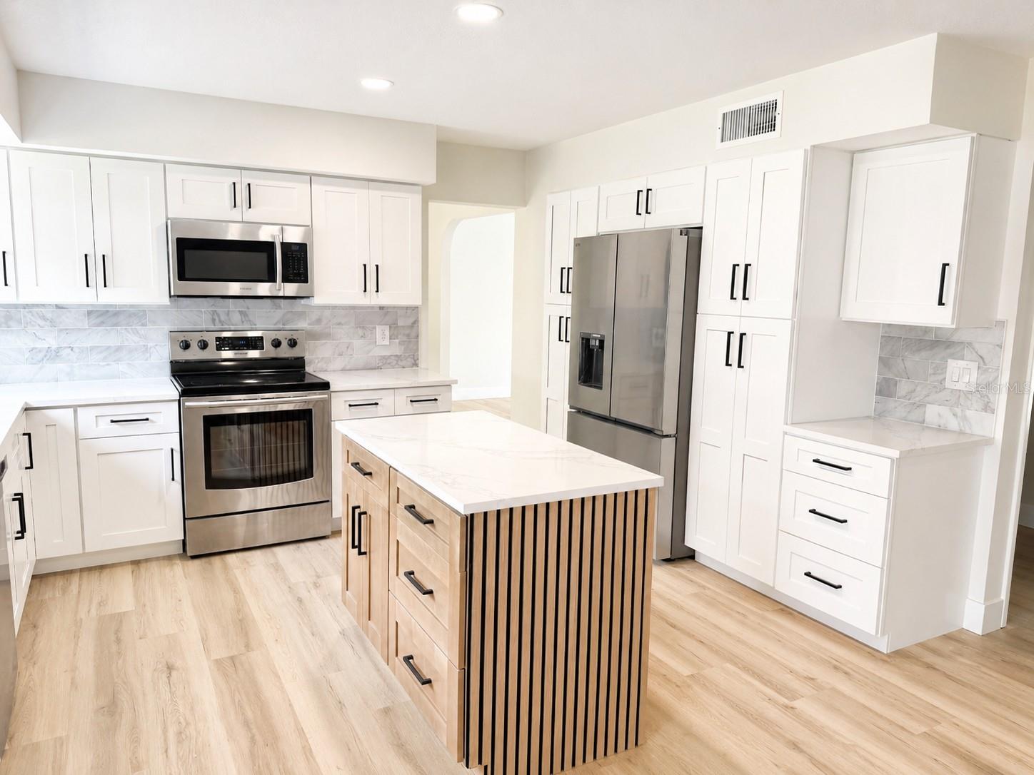 Image 7 of 18 For 16213 Fantasia Drive