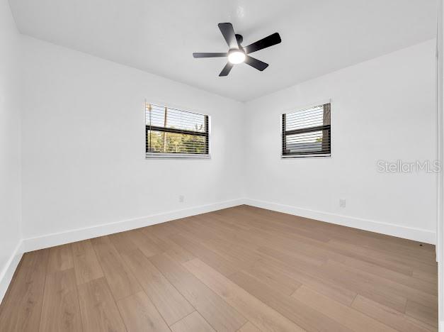 Listing photo id 33 for 6040 84th Avenue N