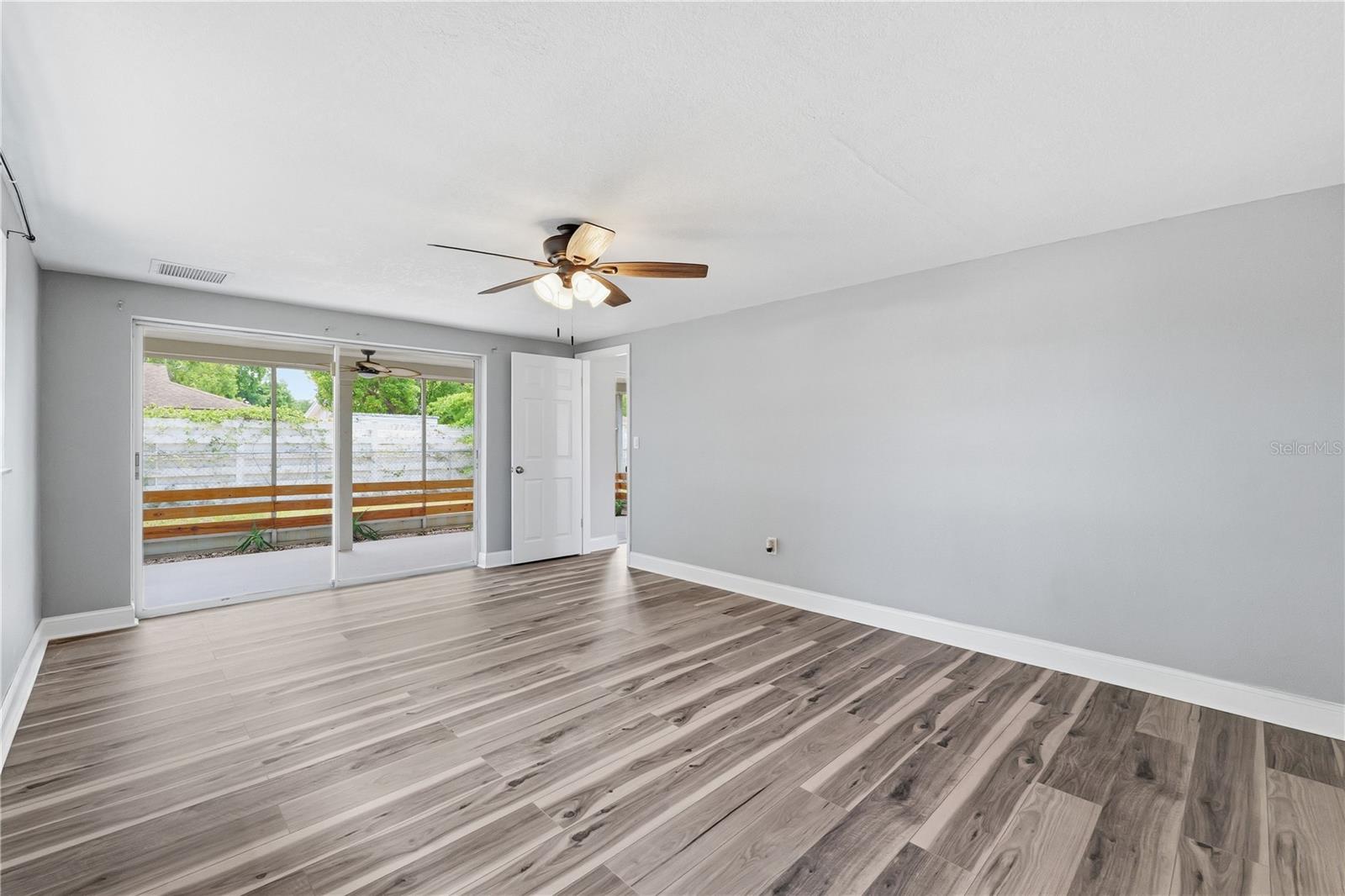 Image 11 of 39 For 4018 Cashmere Drive
