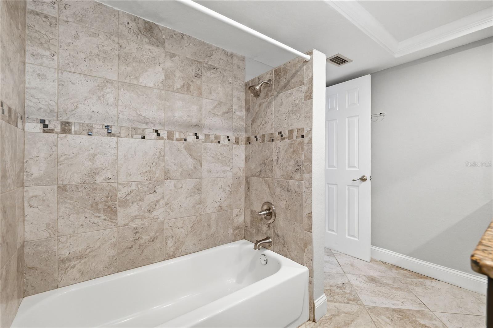 Image 18 of 39 For 4018 Cashmere Drive
