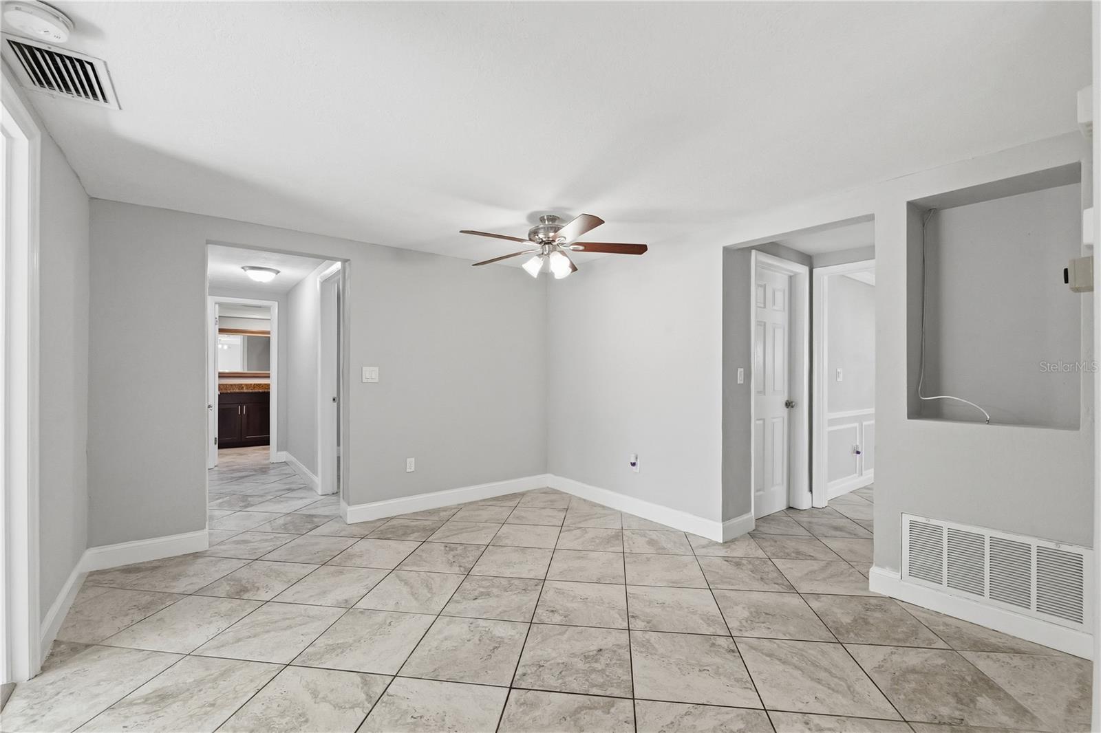Image 20 of 39 For 4018 Cashmere Drive