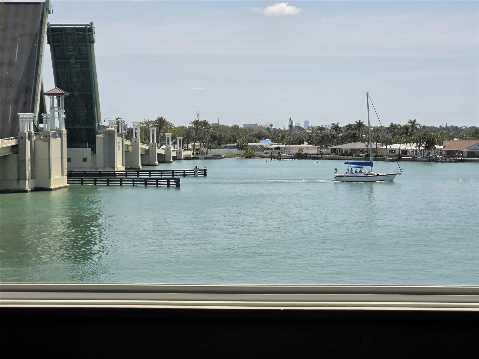 Image 10 of 31 For 500 Treasure Island Causeway 307