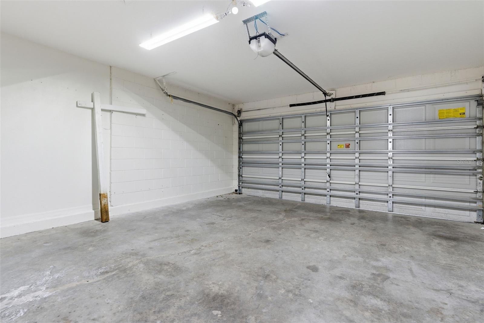 Image 11 of 35 For 183 Jocelyn Drive