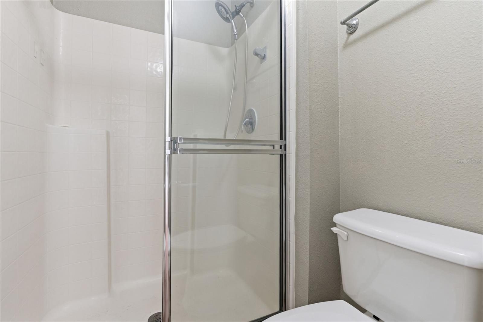 Image 14 of 35 For 183 Jocelyn Drive