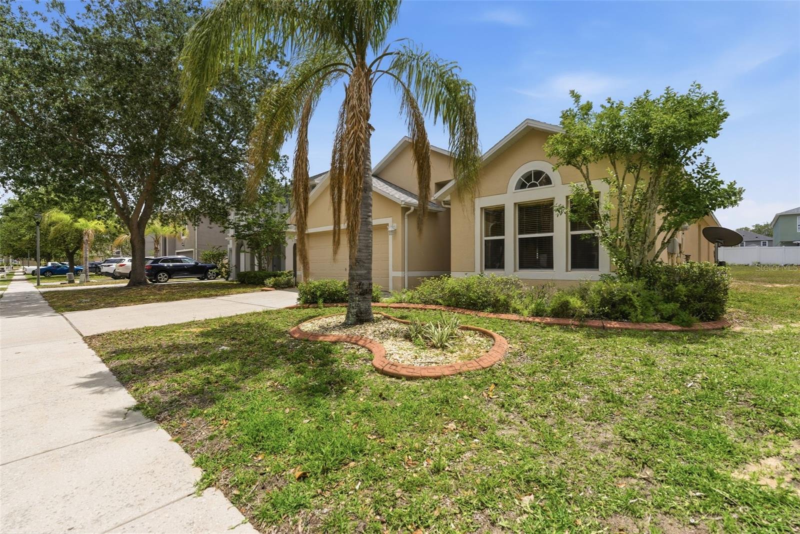 Image 2 of 35 For 183 Jocelyn Drive