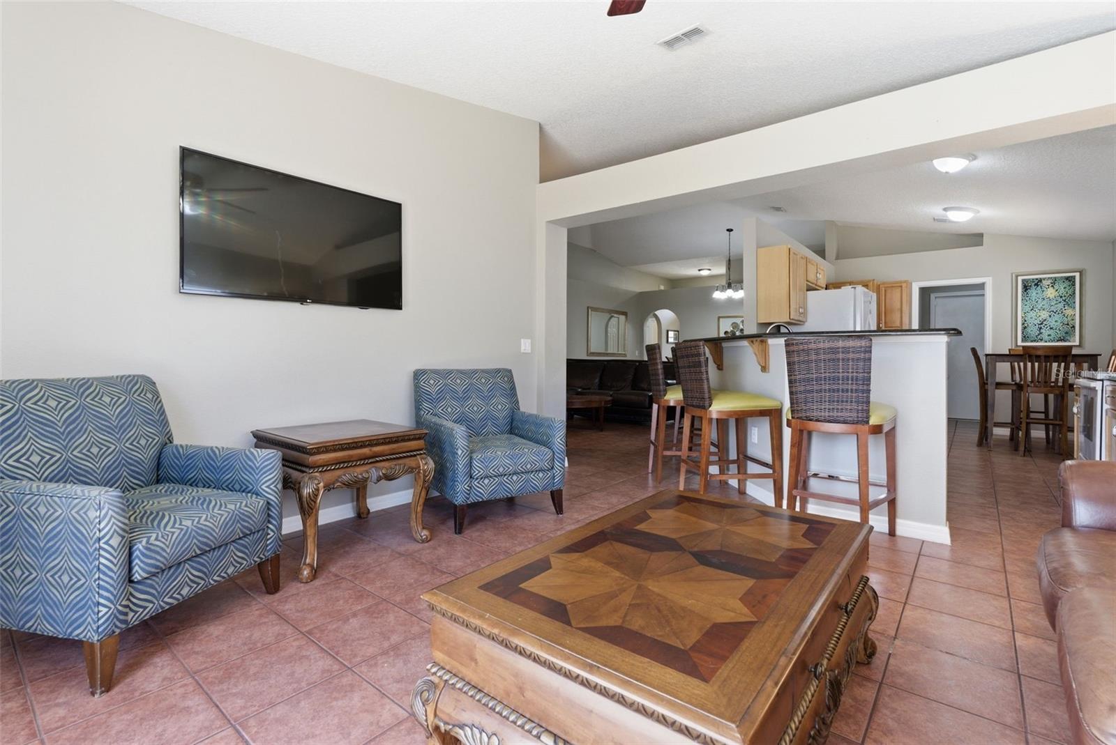 Image 20 of 35 For 183 Jocelyn Drive