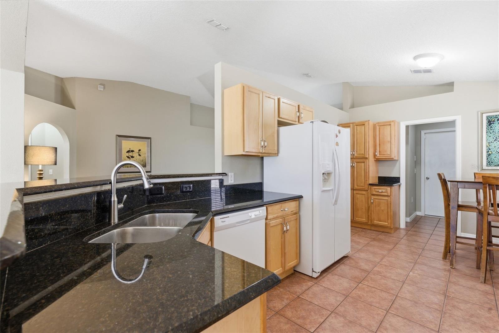 Image 24 of 35 For 183 Jocelyn Drive