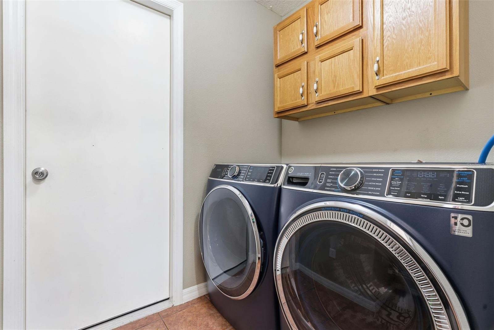 Image 28 of 35 For 183 Jocelyn Drive