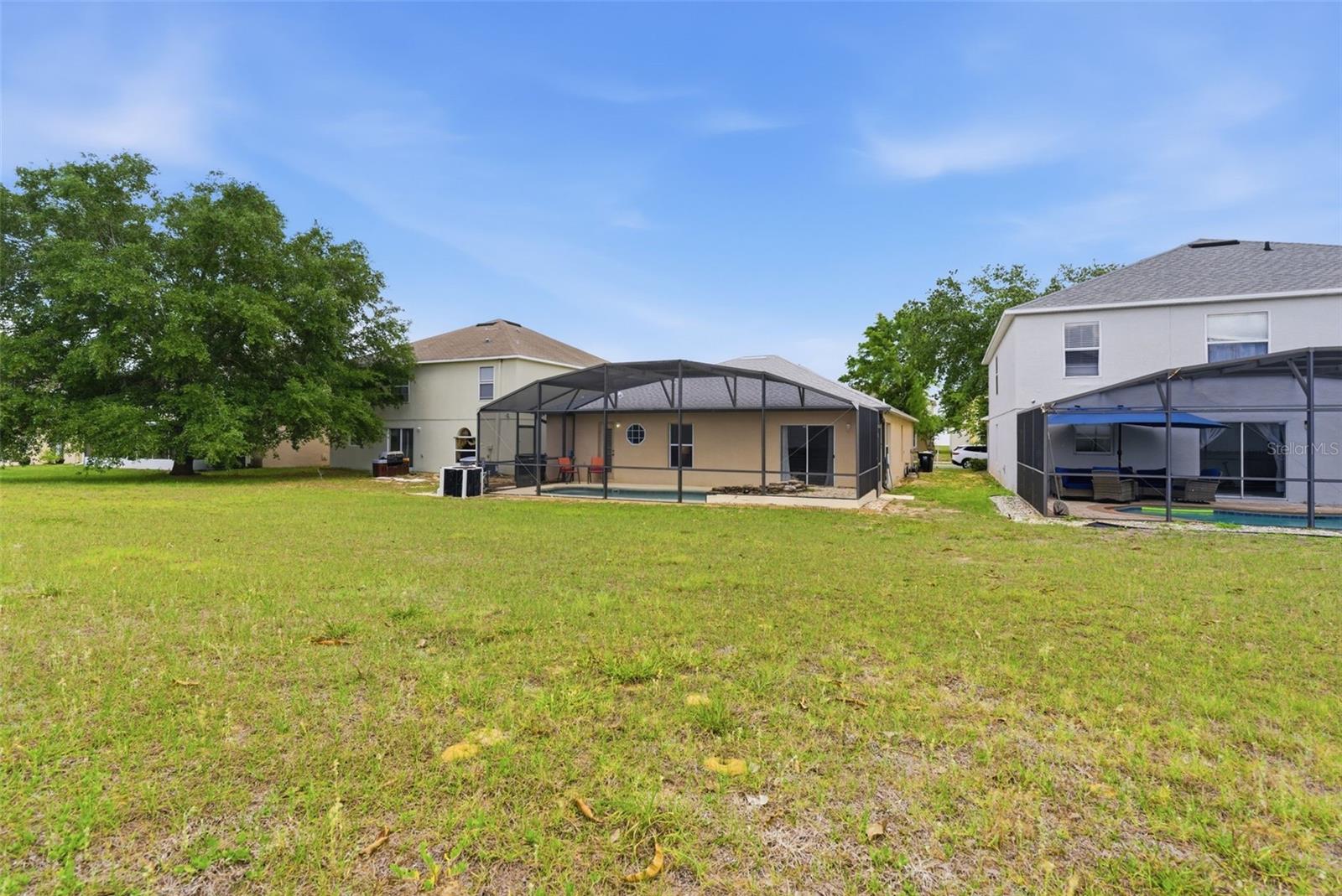 Image 4 of 35 For 183 Jocelyn Drive