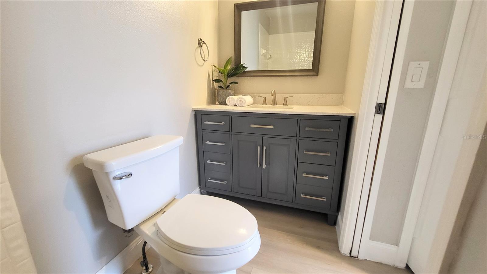 Image 10 of 40 For 6262 142nd Avenue N 905